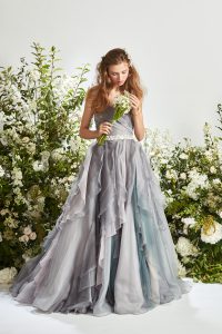 グレーカラードレス