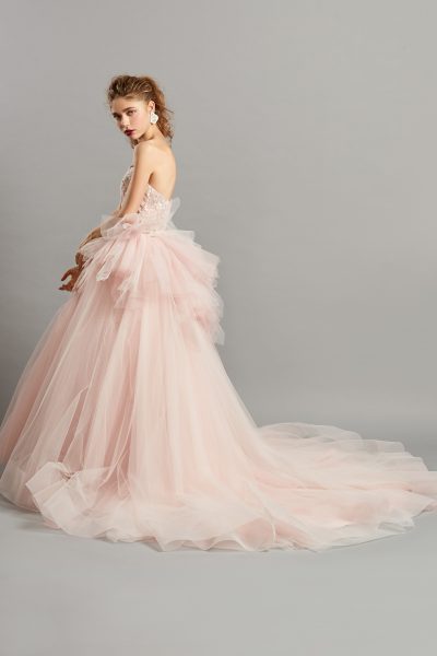 ペールピンクカラードレス